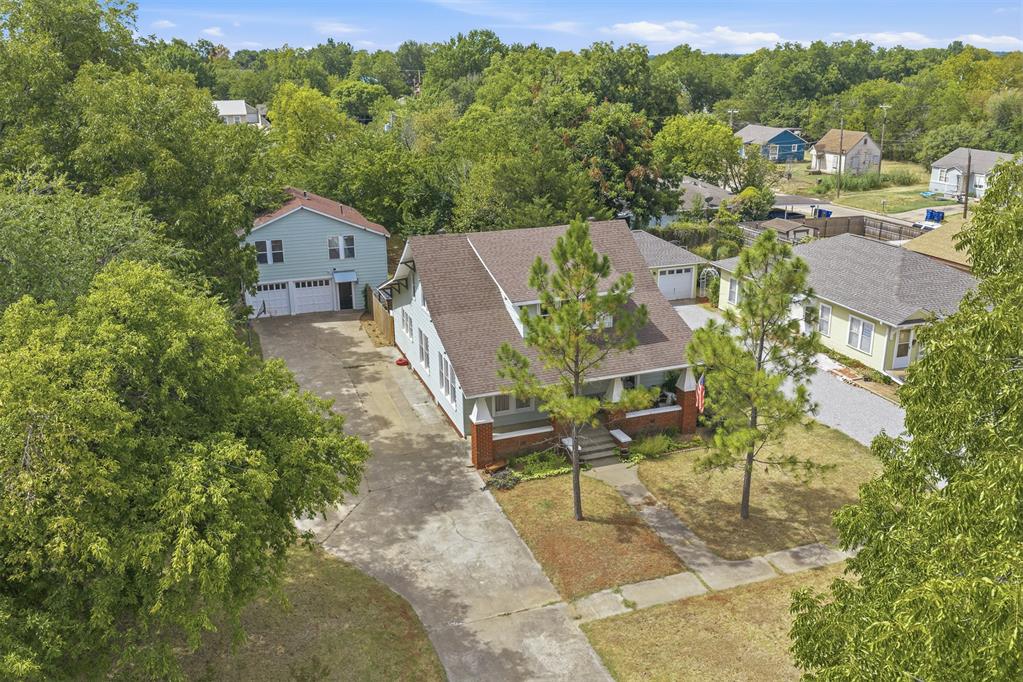 1012 W Pine Avenue Property Photo 2