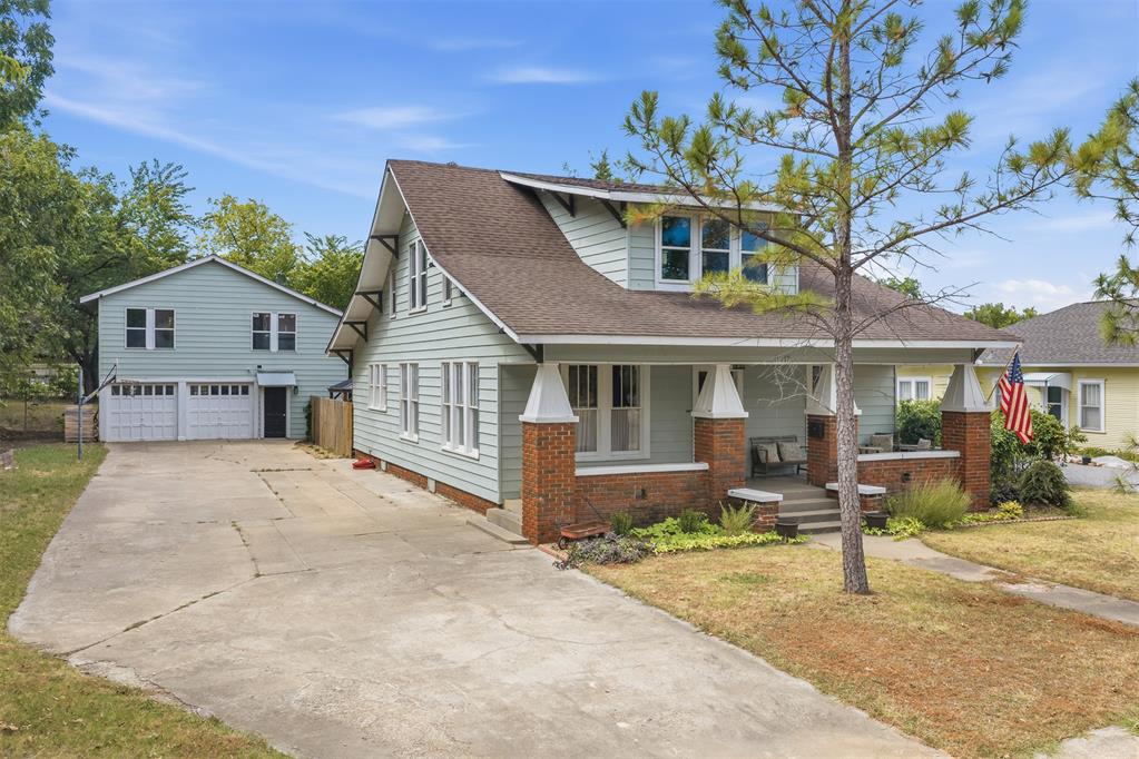 1012 W Pine Avenue Property Photo 3