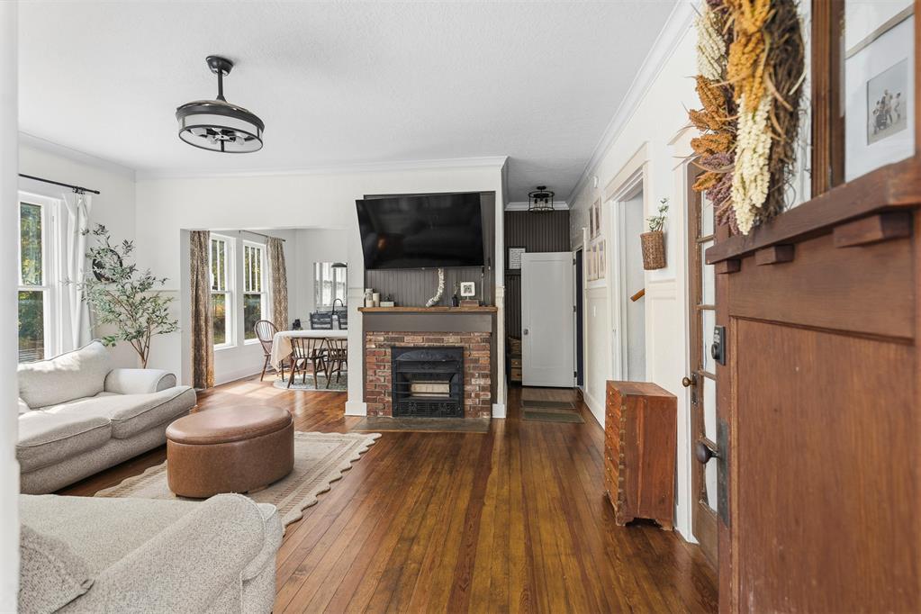 1012 W Pine Avenue Property Photo 6