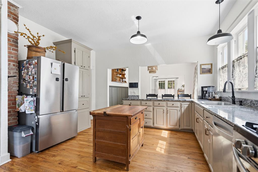 1012 W Pine Avenue Property Photo 19