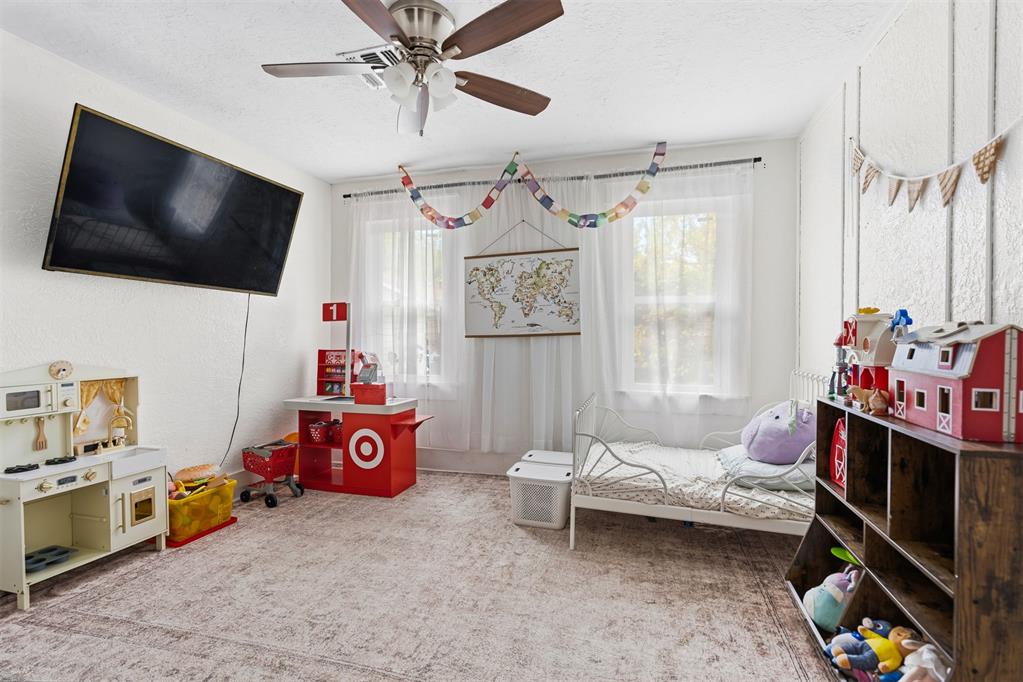 1012 W Pine Avenue Property Photo 36