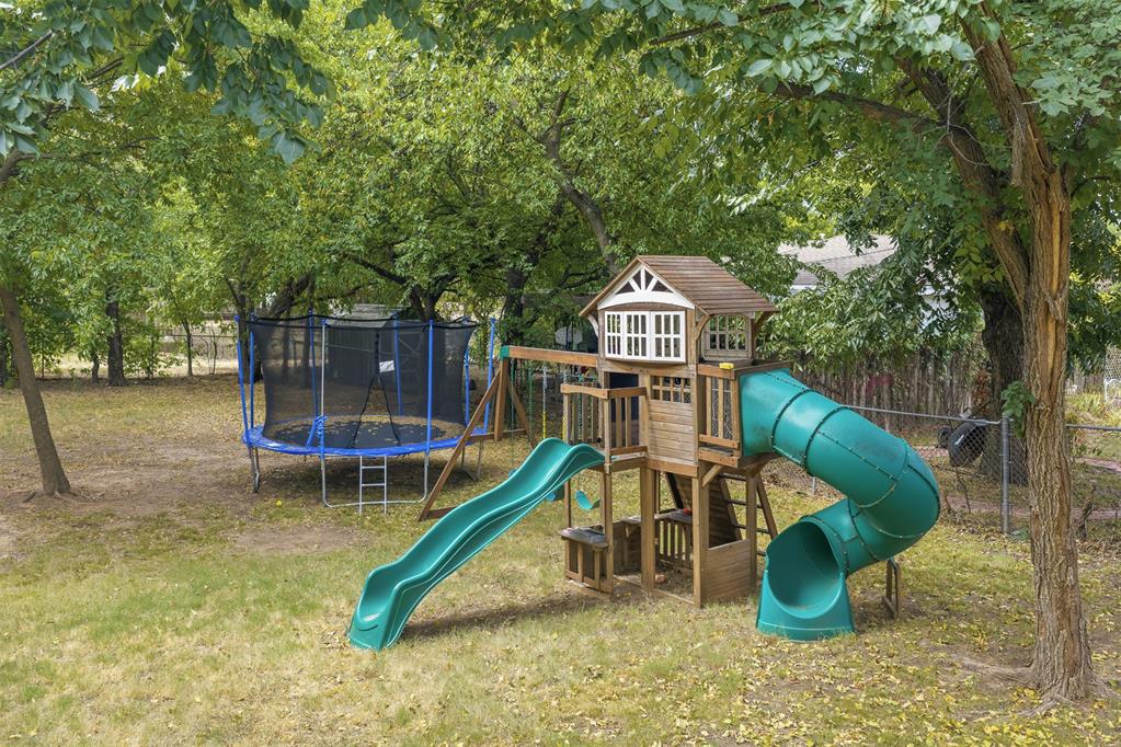 1012 W Pine Avenue Property Photo 45