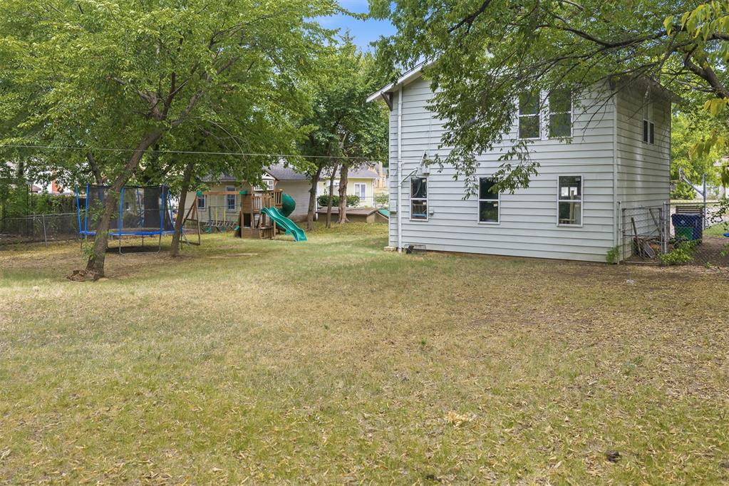 1012 W Pine Avenue Property Photo 46