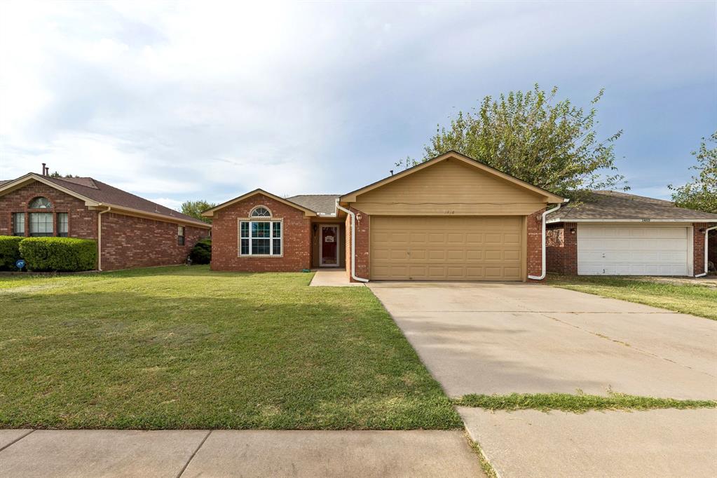 1416 Forest Glenn Circle Property Photo 1