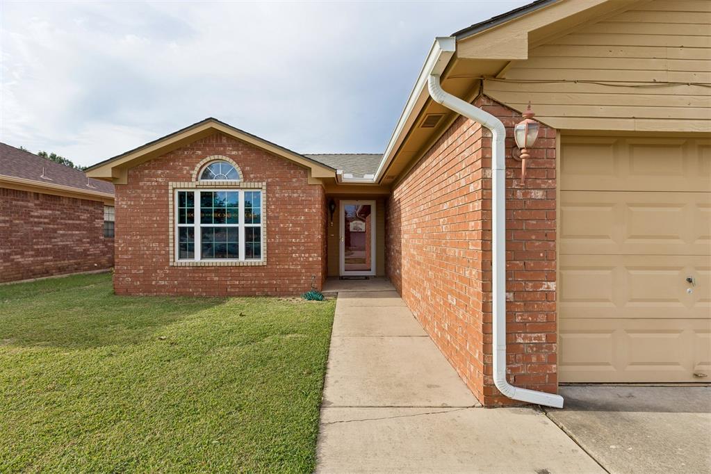 1416 Forest Glenn Circle Property Photo 2
