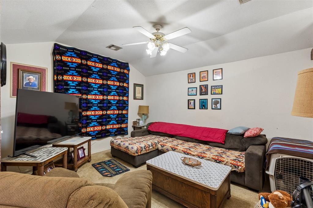 1416 Forest Glenn Circle Property Photo 3
