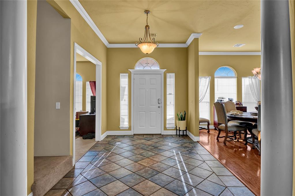 17105 Gladstone Lane Property Photo 4