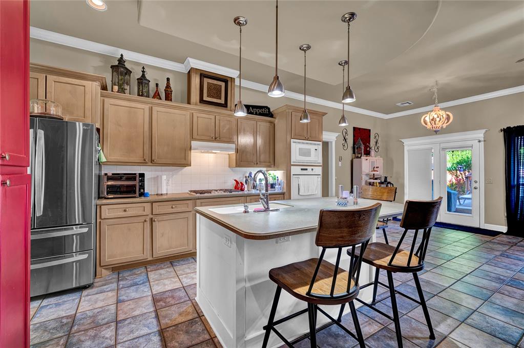 17105 Gladstone Lane Property Photo 6