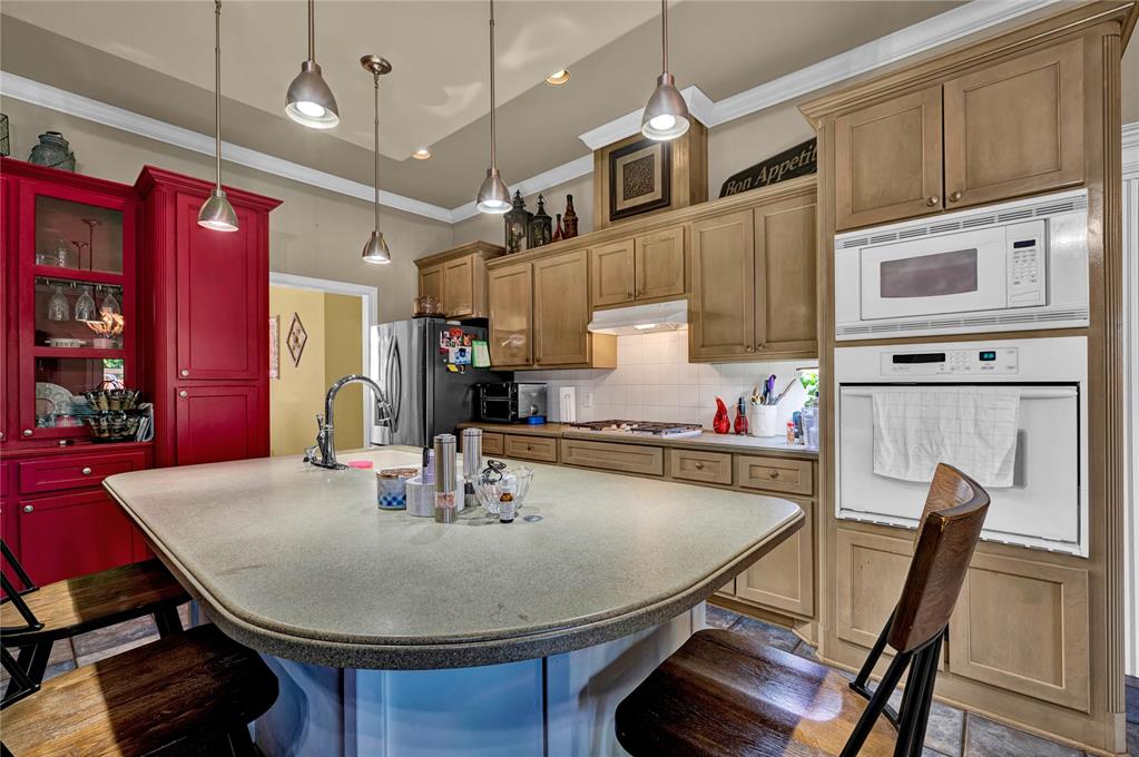 17105 Gladstone Lane Property Photo 9