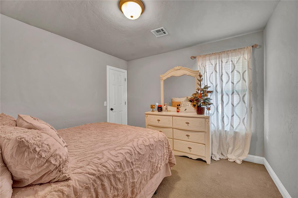17105 Gladstone Lane Property Photo 24