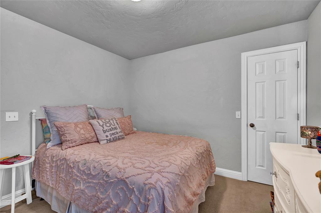 17105 Gladstone Lane Property Photo 25