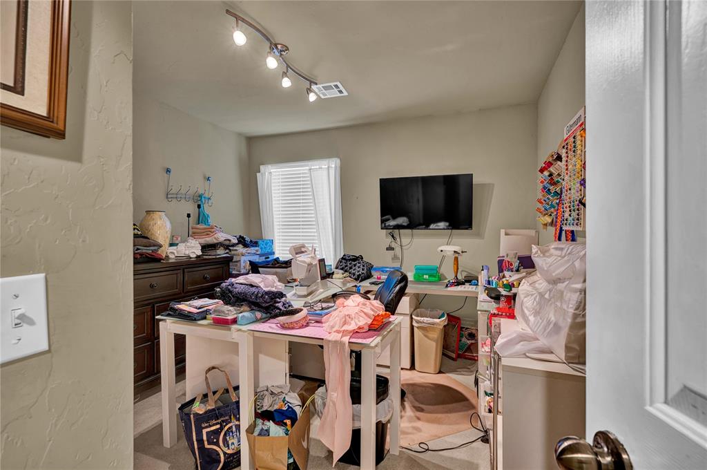 17105 Gladstone Lane Property Photo 27