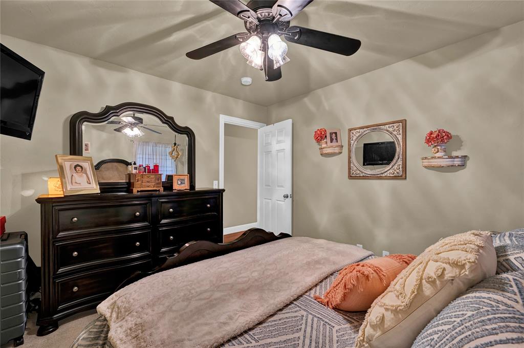 17105 Gladstone Lane Property Photo 28