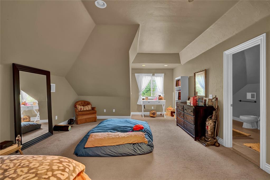 17105 Gladstone Lane Property Photo 33