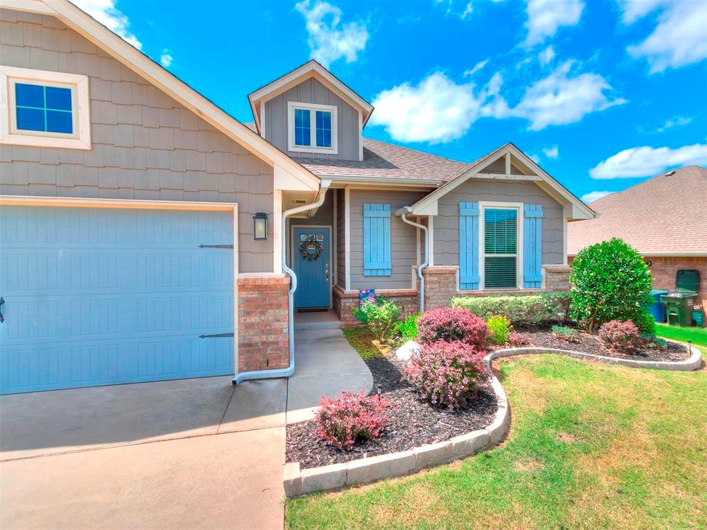6132 Oxnard Property Photo 3