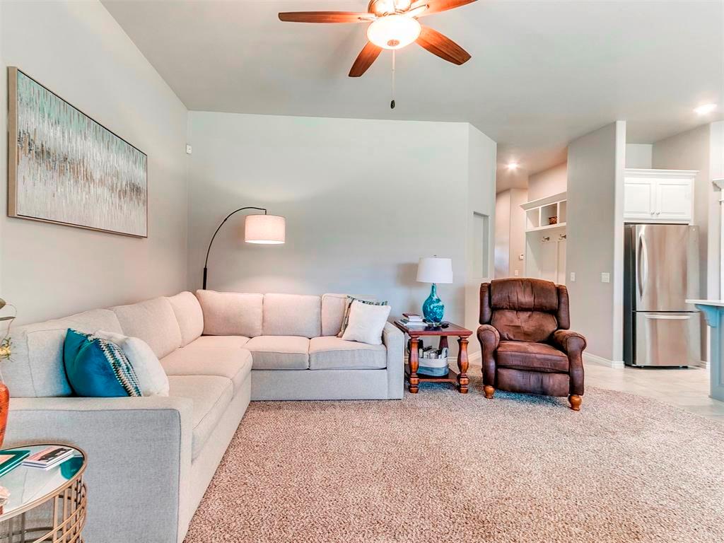 6132 Oxnard Property Photo 6