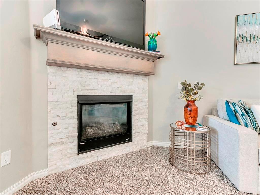 6132 Oxnard Property Photo 8