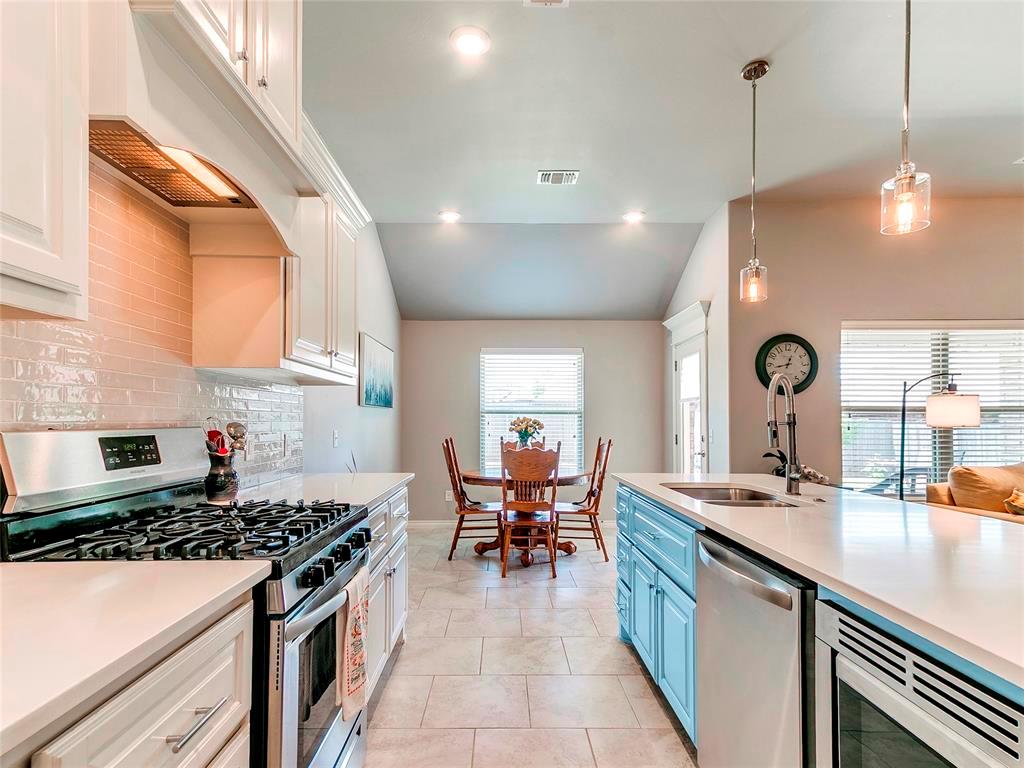 6132 Oxnard Property Photo 15