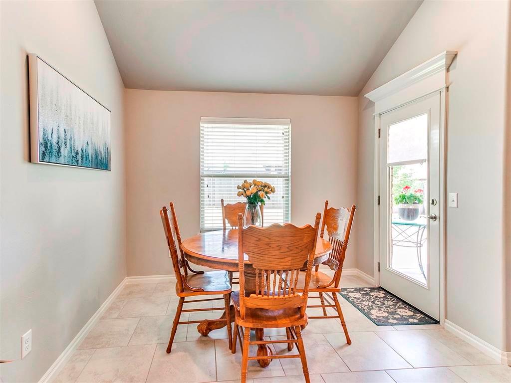 6132 Oxnard Property Photo 16