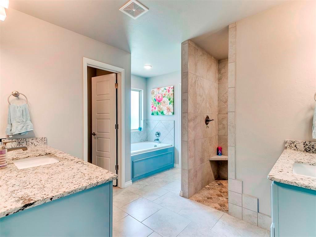 6132 Oxnard Property Photo 24