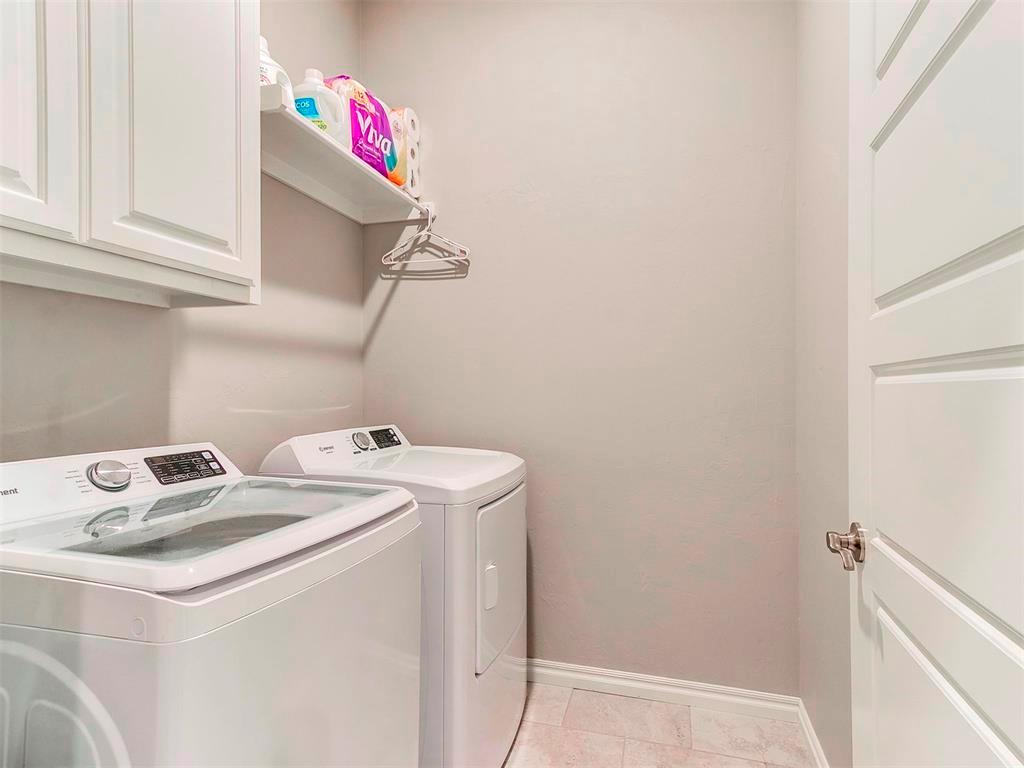6132 Oxnard Property Photo 36