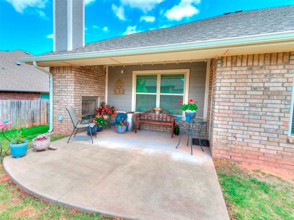 6132 Oxnard Property Photo 38