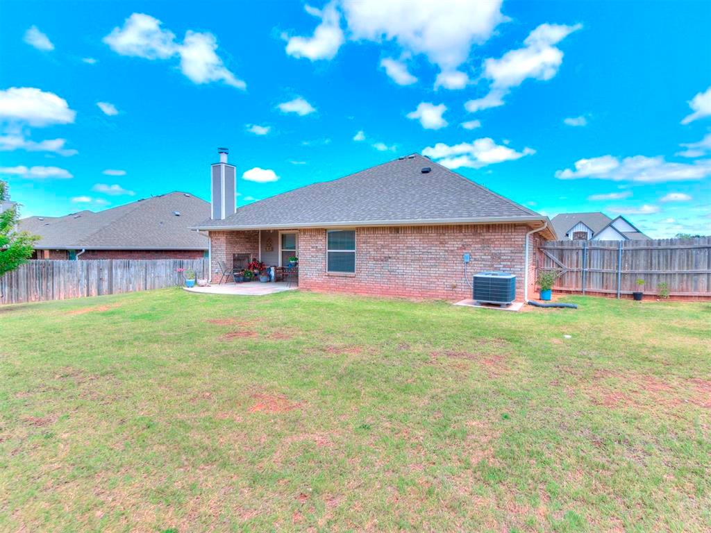6132 Oxnard Property Photo 40
