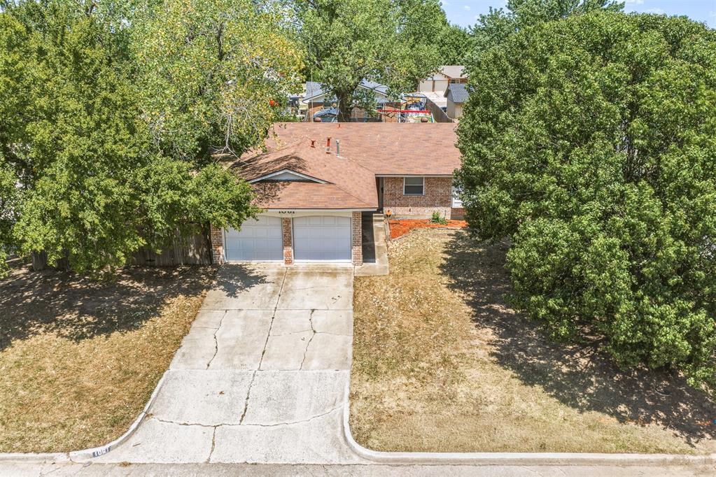 1061 W Main Street Property Photo 3