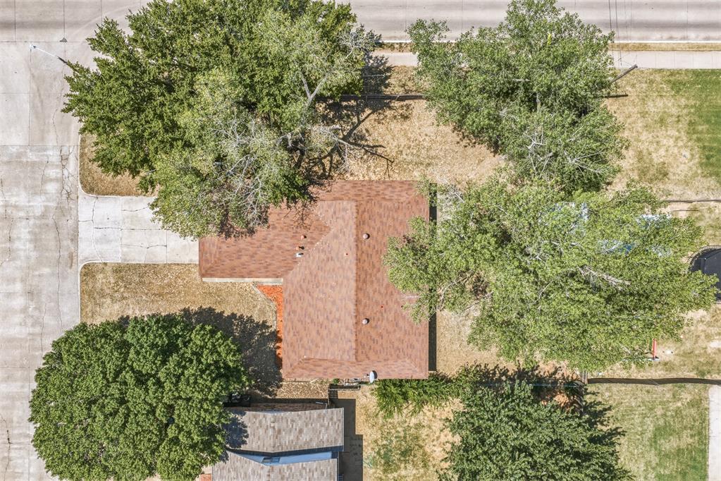 1061 W Main Street Property Photo 4
