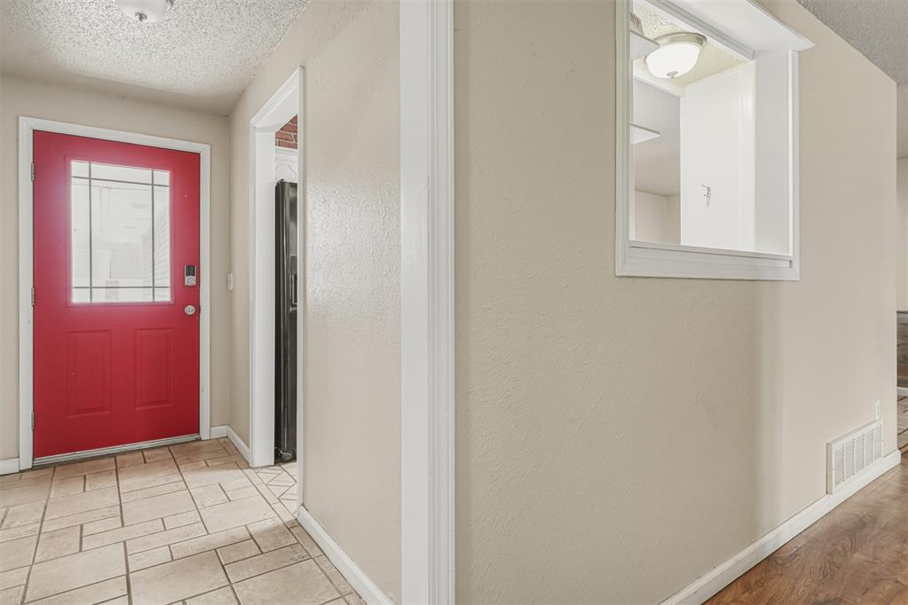 1061 W Main Street Property Photo 6