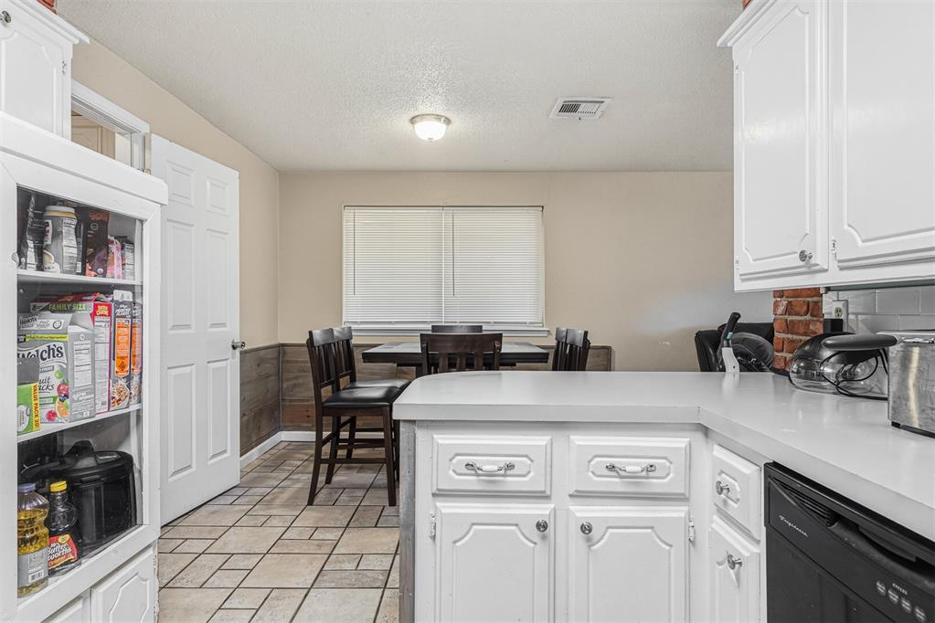 1061 W Main Street Property Photo 13