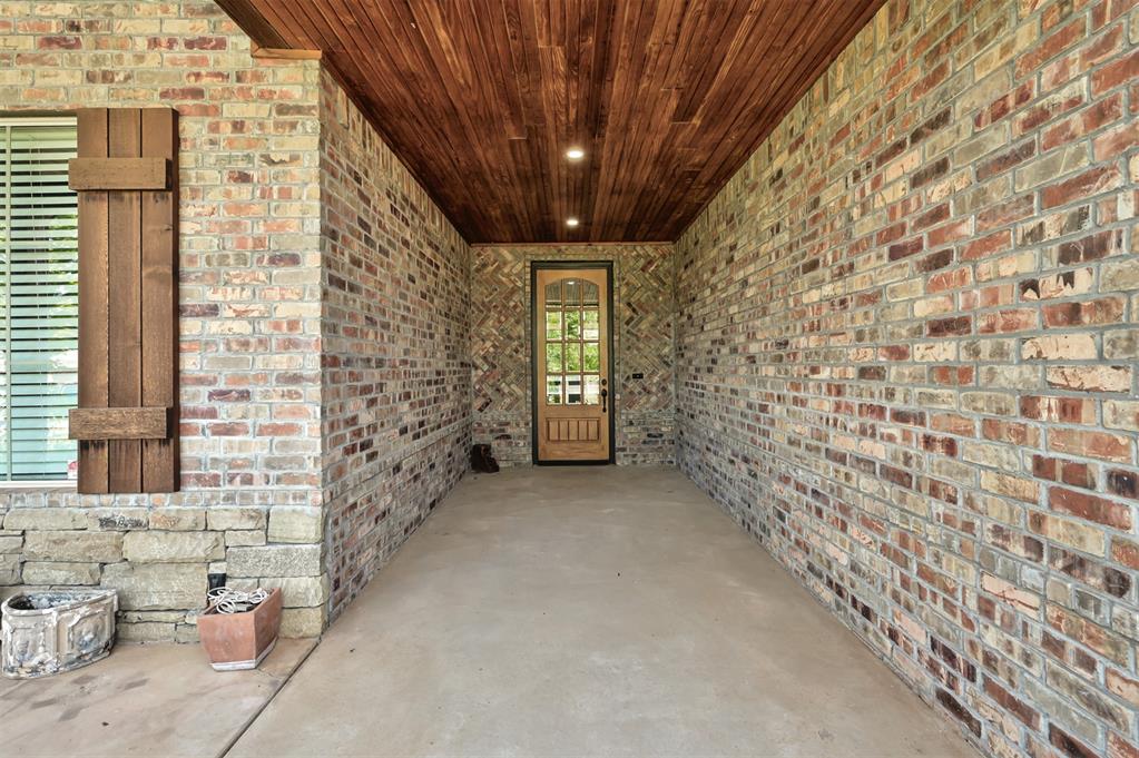 3904 Bridge Wood Lane Property Photo 4