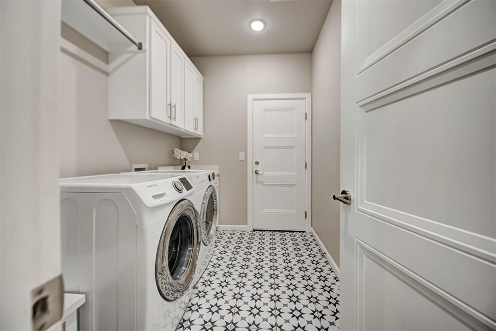 2688 Somerset Drive Property Photo 24