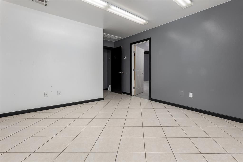 14900 Bristol Park Boulevard D Property Photo 4