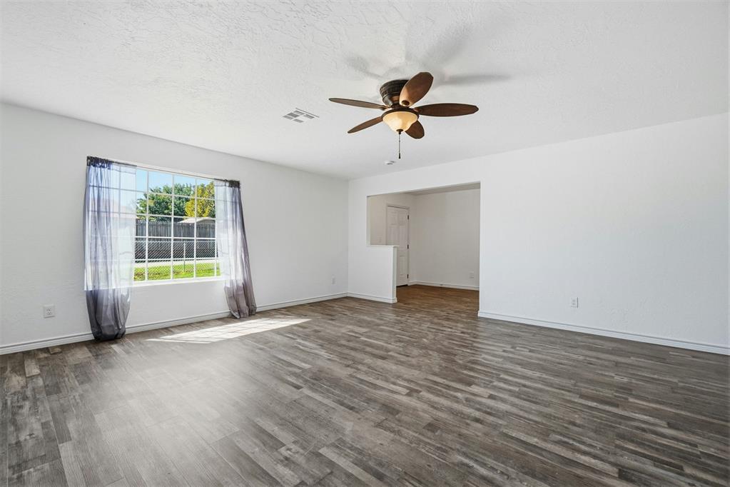 1406 Beth Court Property Photo 6