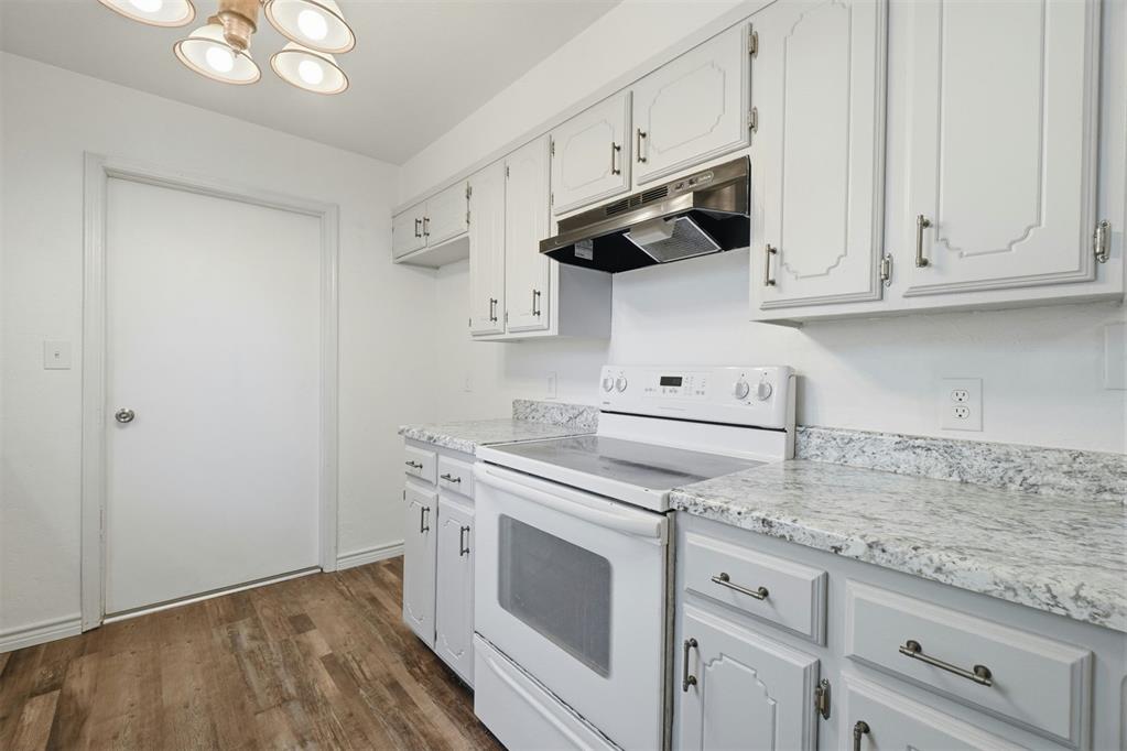 1406 Beth Court Property Photo 10