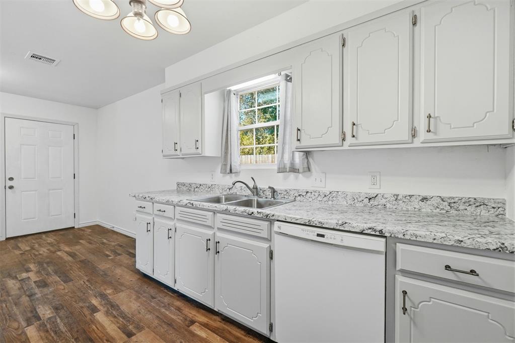 1406 Beth Court Property Photo 11