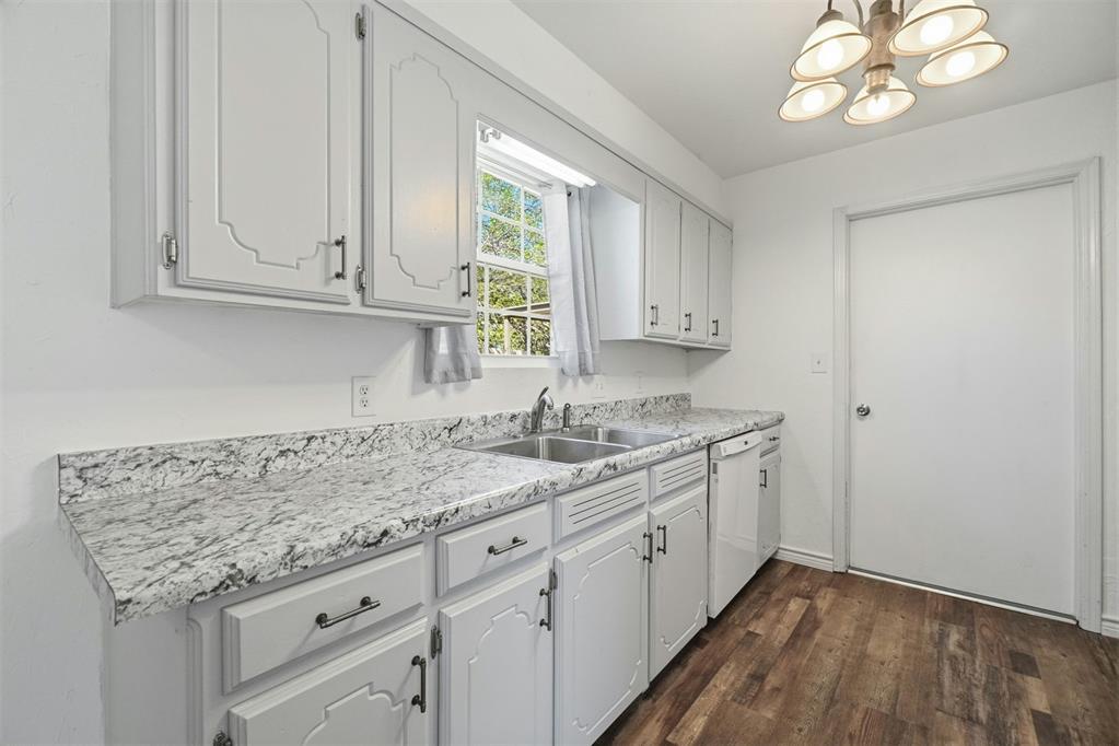 1406 Beth Court Property Photo 12