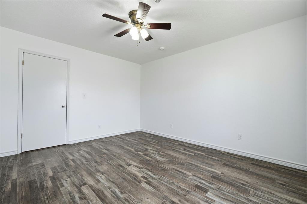 1406 Beth Court Property Photo 23
