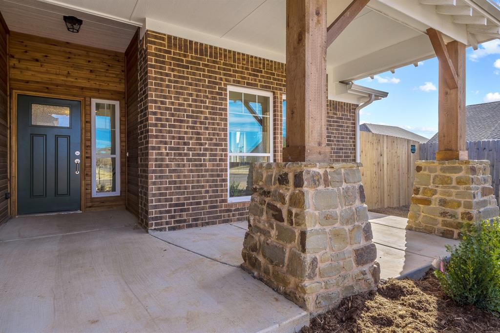 428 Compass Drive Property Photo 3