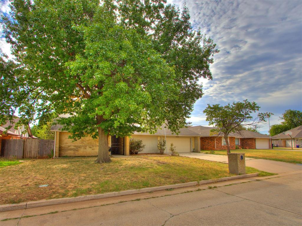 10204 Glendover Avenue Property Photo 3