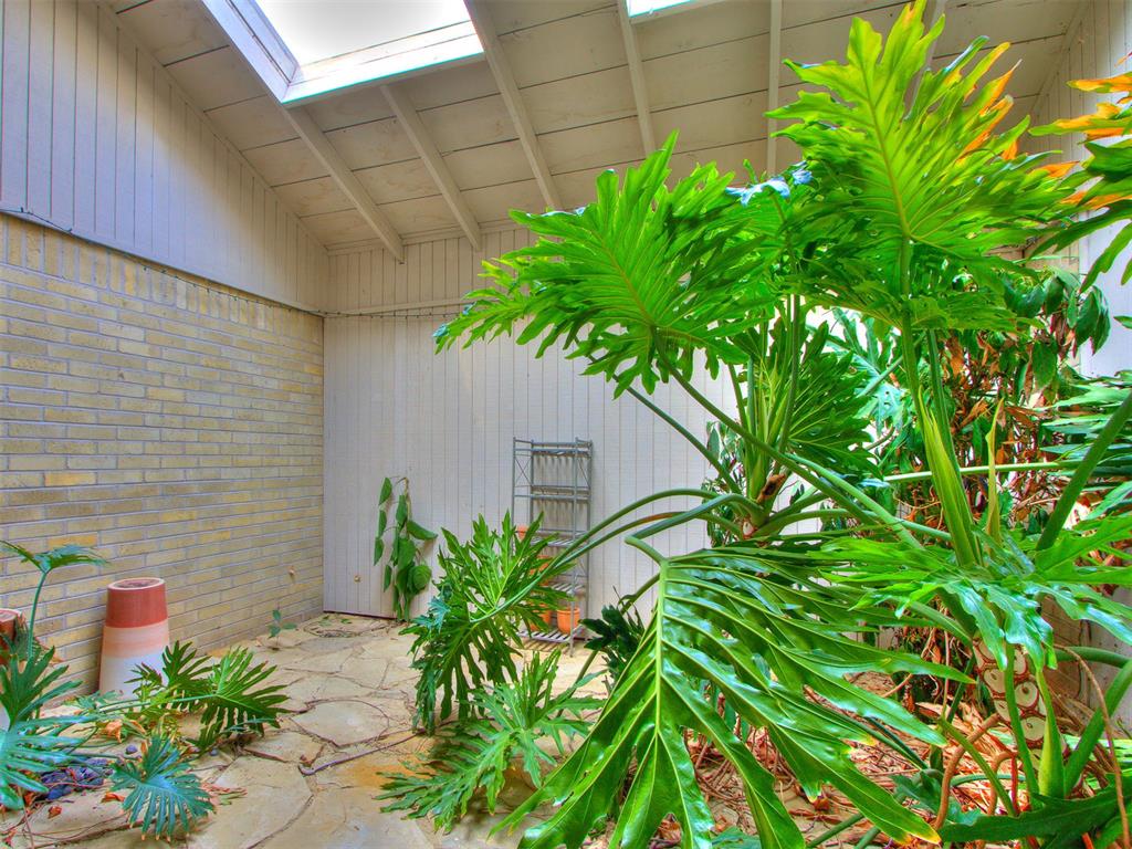 10204 Glendover Avenue Property Photo 11