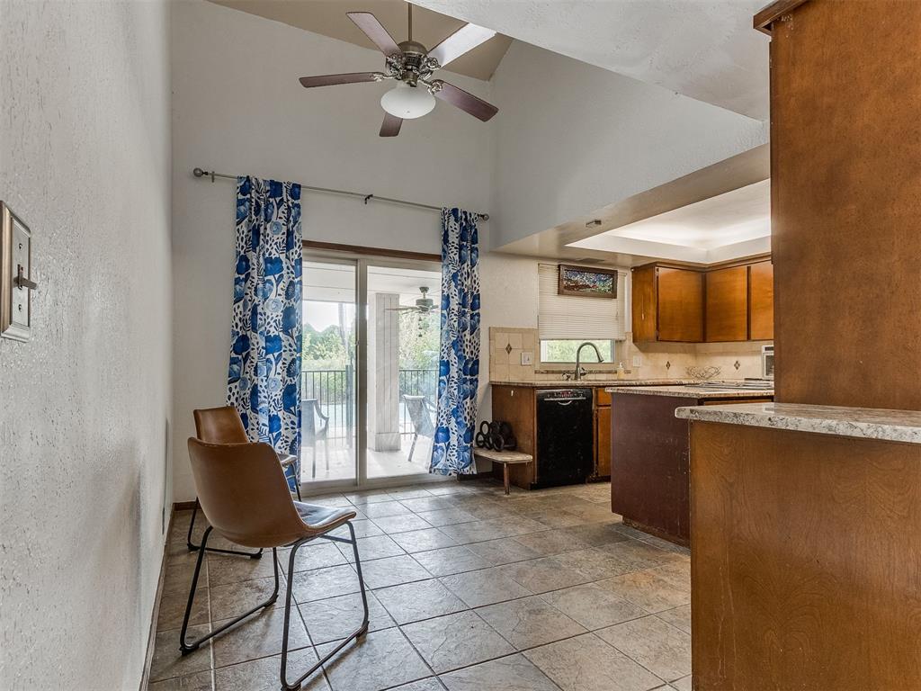 10204 Glendover Avenue Property Photo 18