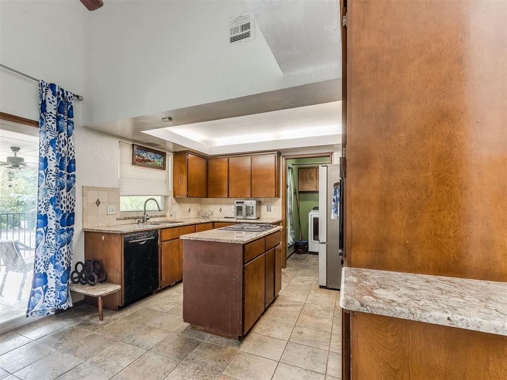 10204 Glendover Avenue Property Photo 20