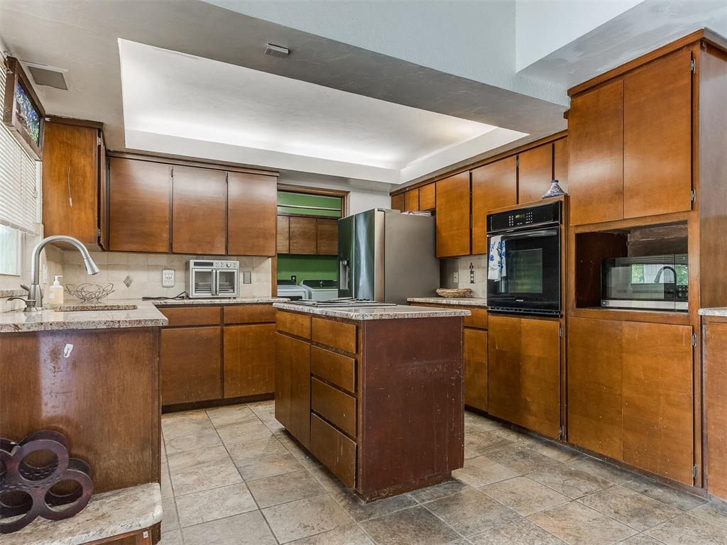 10204 Glendover Avenue Property Photo 20