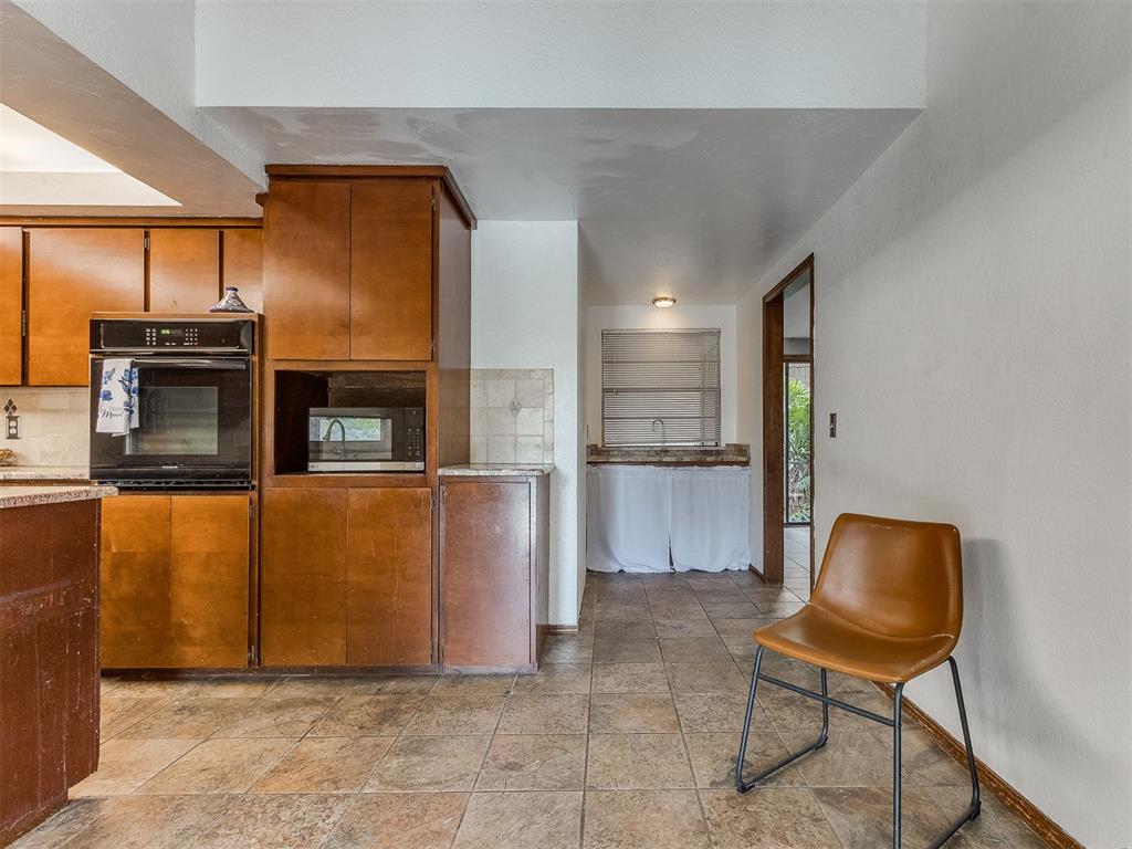 10204 Glendover Avenue Property Photo 21