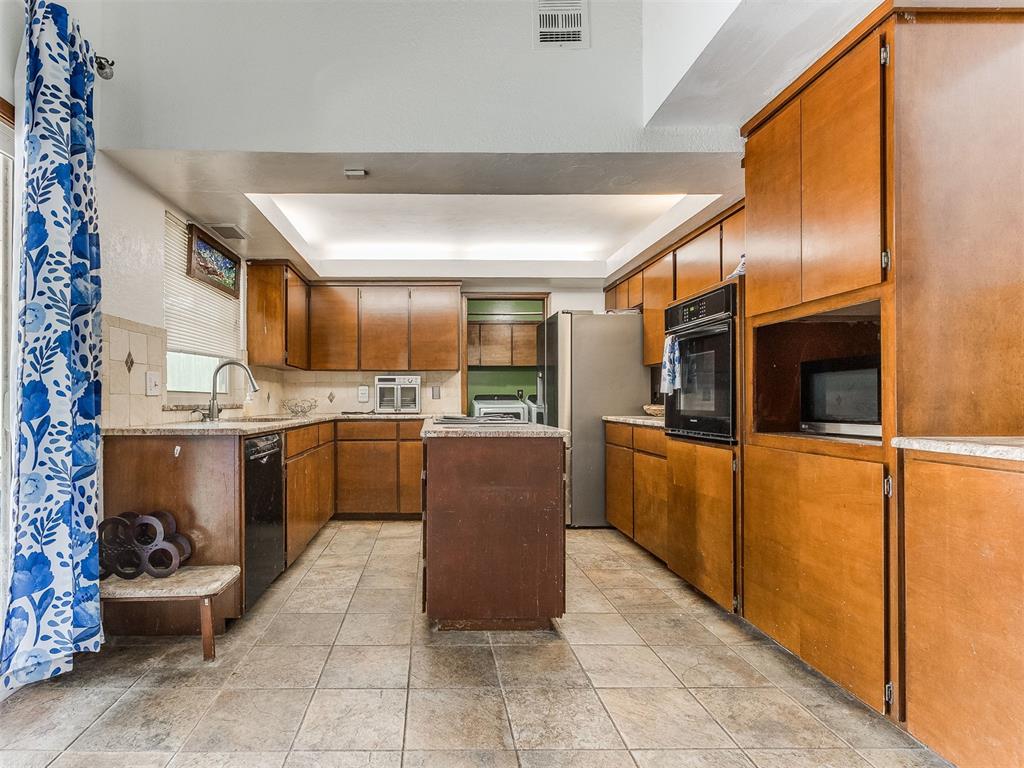10204 Glendover Avenue Property Photo 22