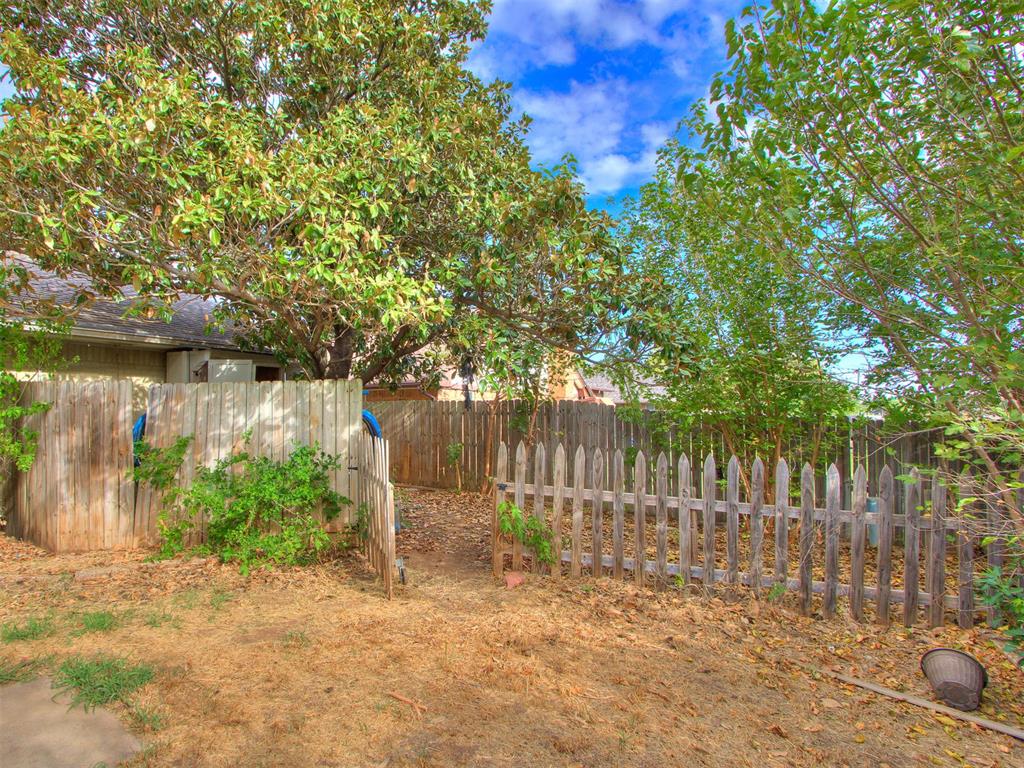 10204 Glendover Avenue Property Photo 34