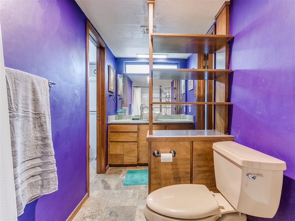 10204 Glendover Avenue Property Photo 37