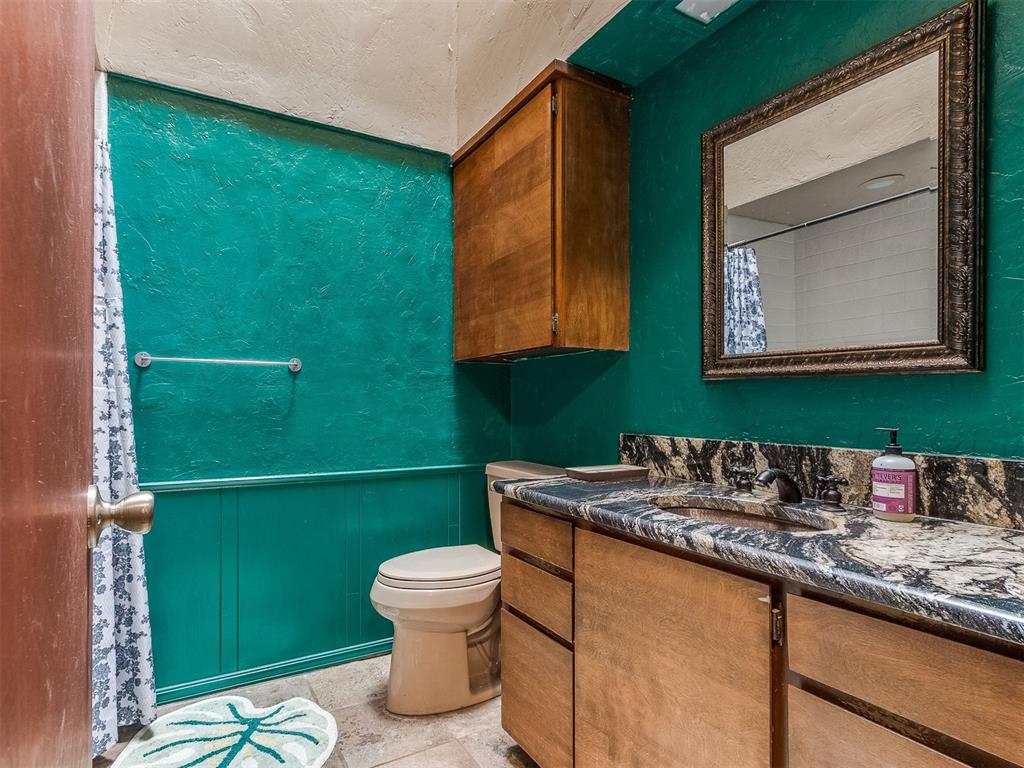 10204 Glendover Avenue Property Photo 37